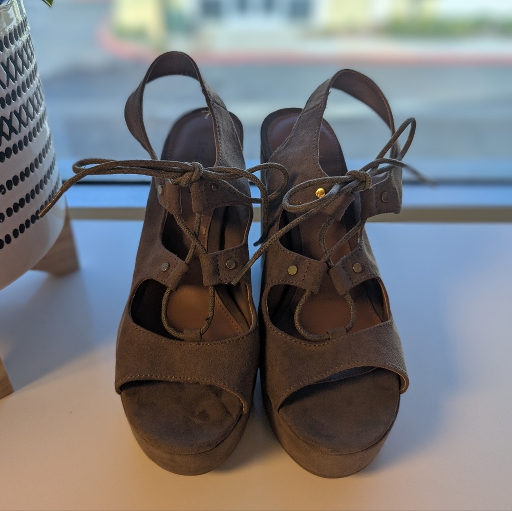 Indigo Rd. Lace-Up Platforms - Picture 4 of 4